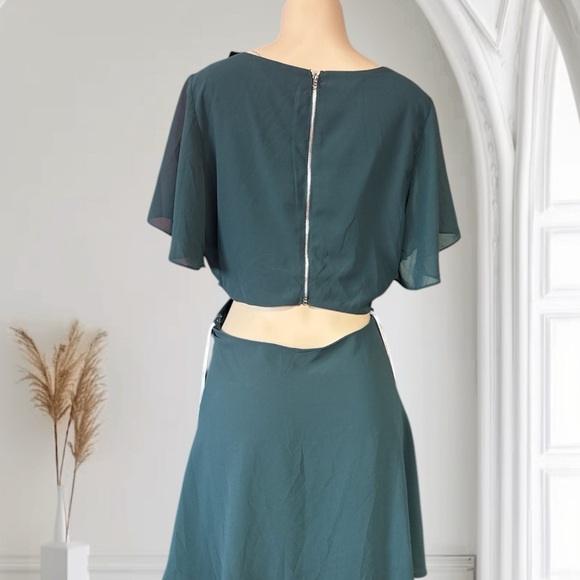 NWT Lulu's Green Fit and Flare Mini Dress with Flutter Sleeves - Picture 4 of 8